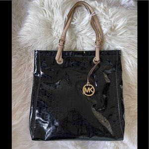 Michael Kors Jet Set Black Tote🌷
